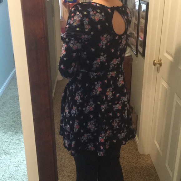 Black floral Lauren Conrad fit and flair dress - Picture 4 of 8